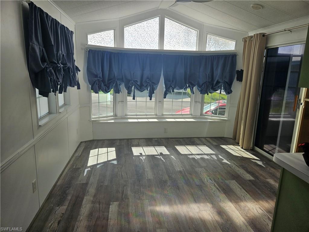 ENCHANTING SHORES - Residential