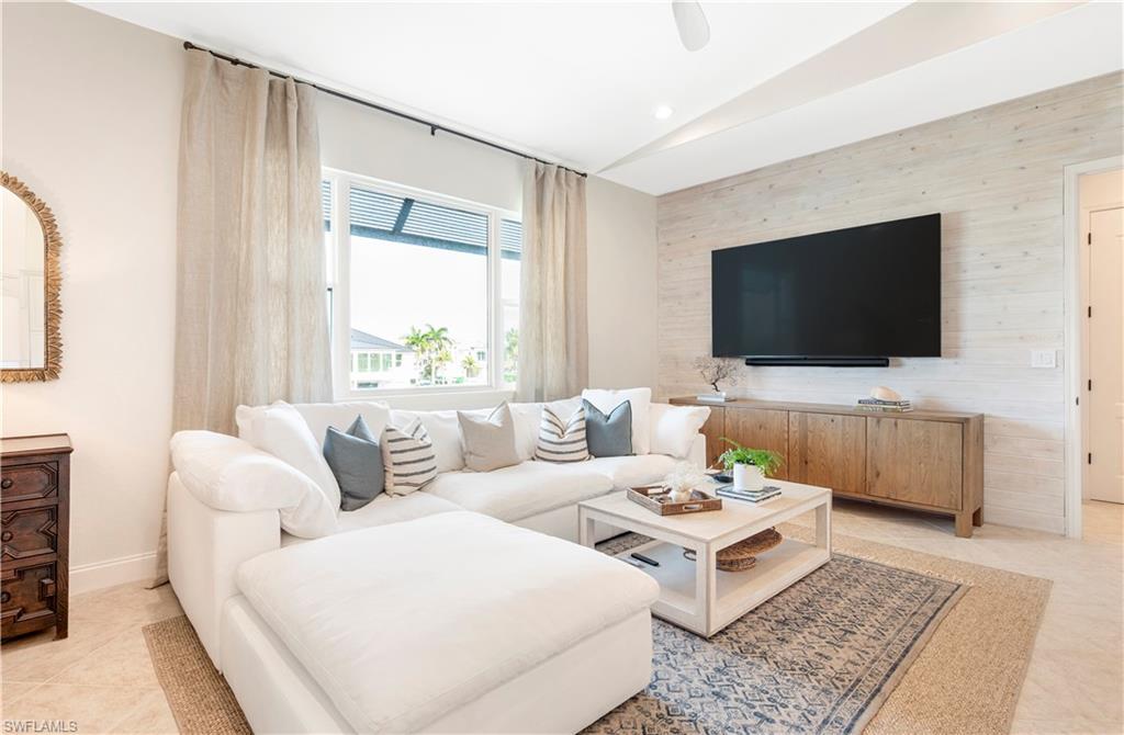 LITTLE HICKORY SHORES - Residential