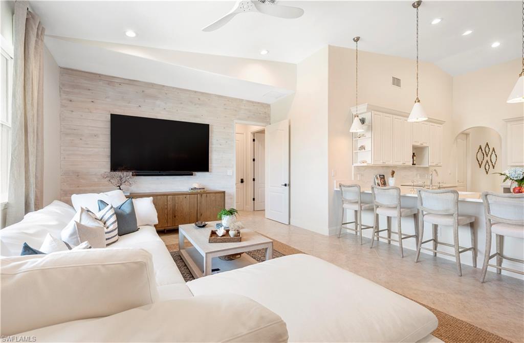 LITTLE HICKORY SHORES - Residential