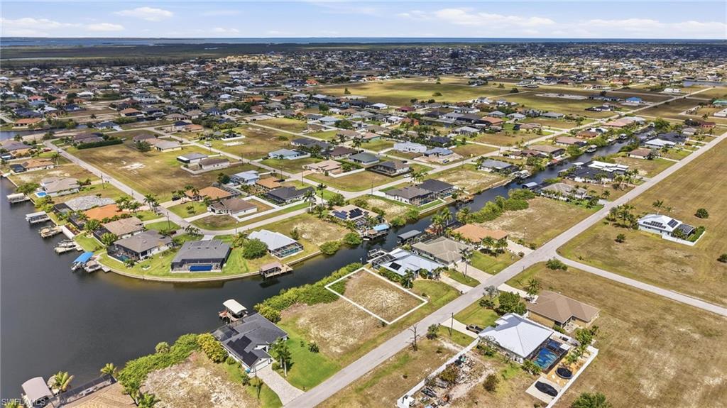 CAPE CORAL - Land