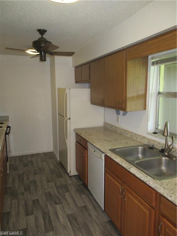 SAN CARLOS PARK - Residential Lease