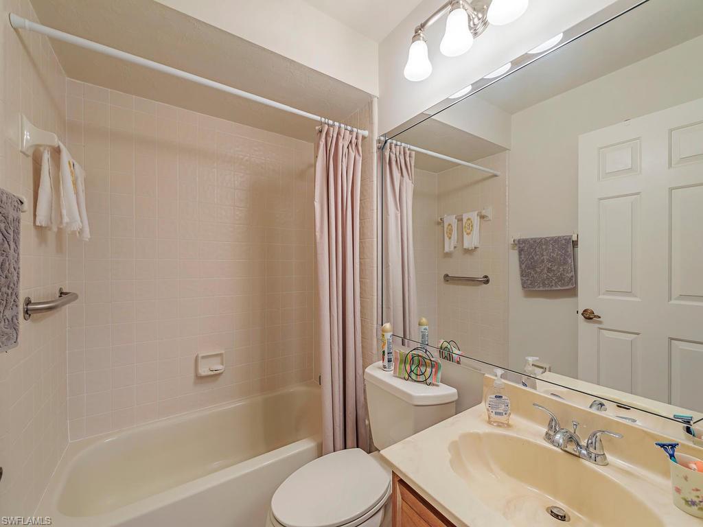 BOCA CIEGA MANOR - Residential