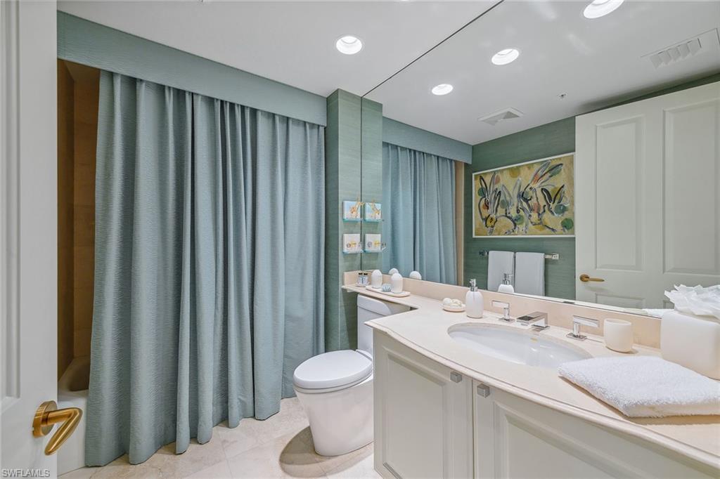 WINDSOR AT BAY COLONY - Residential