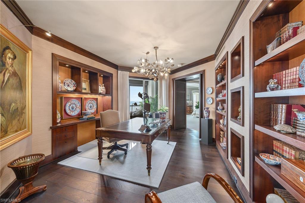 WINDSOR AT BAY COLONY - Residential