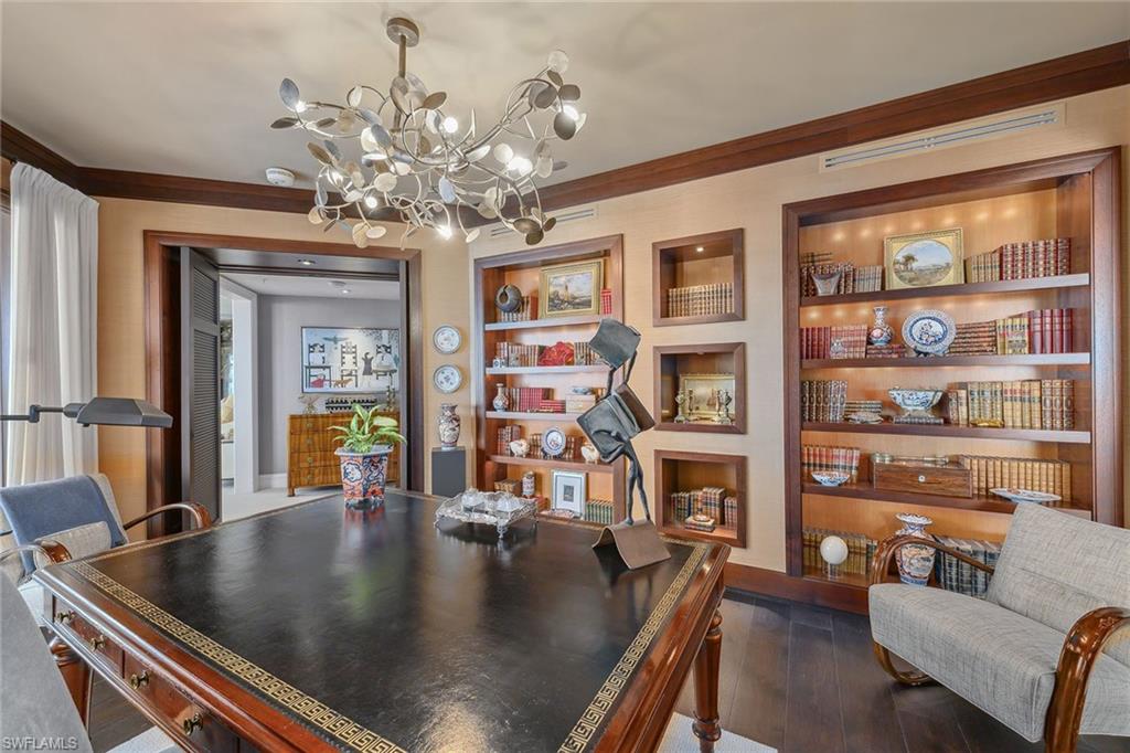 WINDSOR AT BAY COLONY - Residential