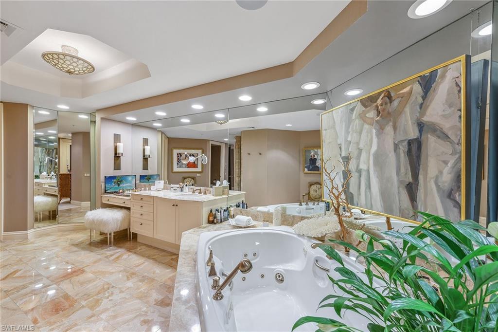 WINDSOR AT BAY COLONY - Residential