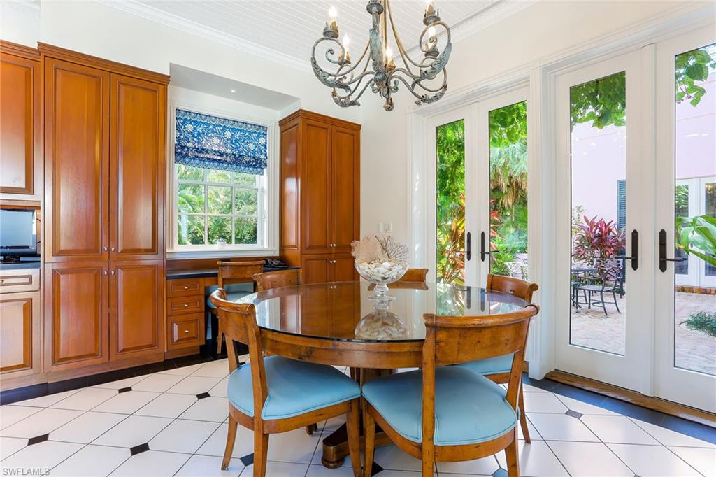 OLDE NAPLES - Residential