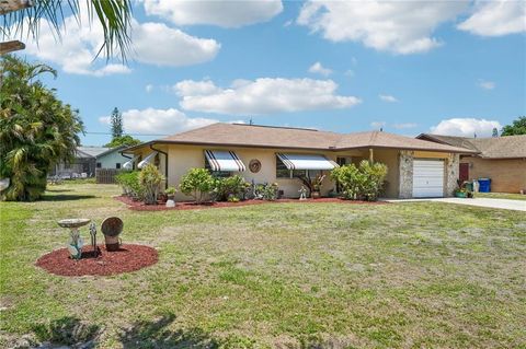 Photo of 27968 Temple Terrace DR, BONITA SPRINGS, FL 34135 (MLS # 226016087)