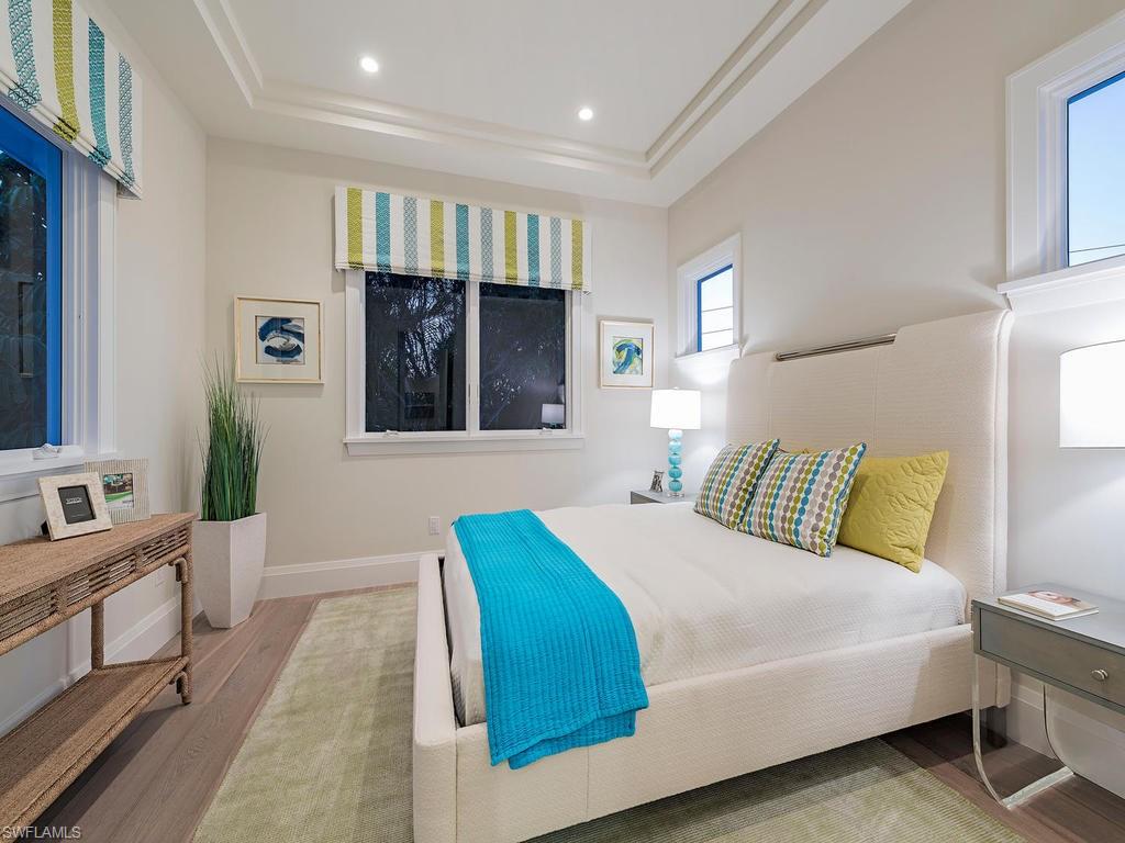 PARK SHORE - Residential