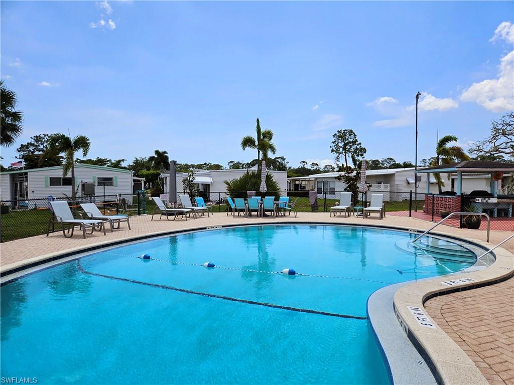 COACHLIGHT MANOR MOBILE HOME - Land