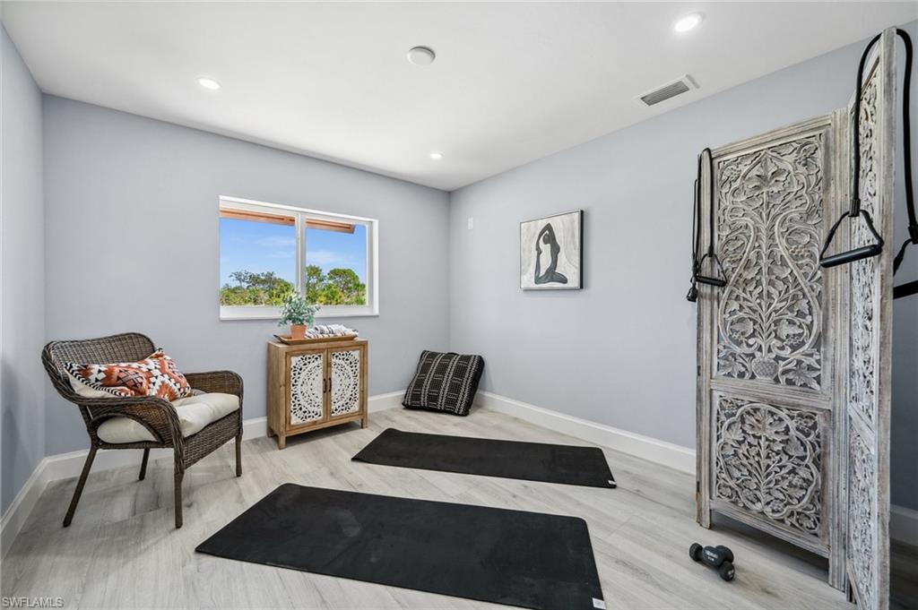 IMPERIAL SHORES - Residential