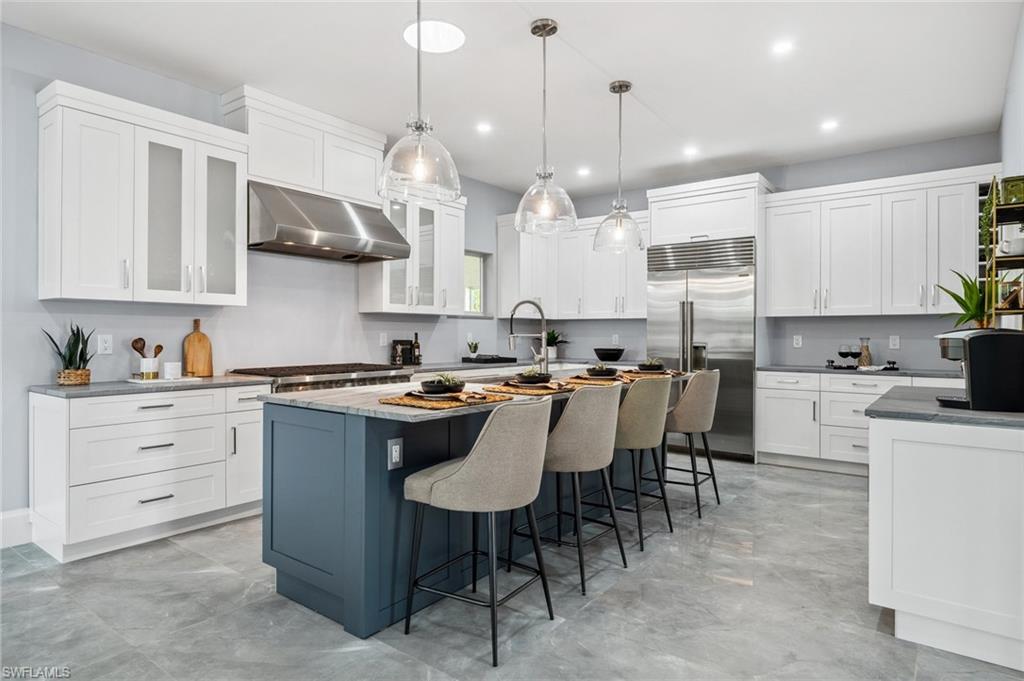 IMPERIAL SHORES - Residential