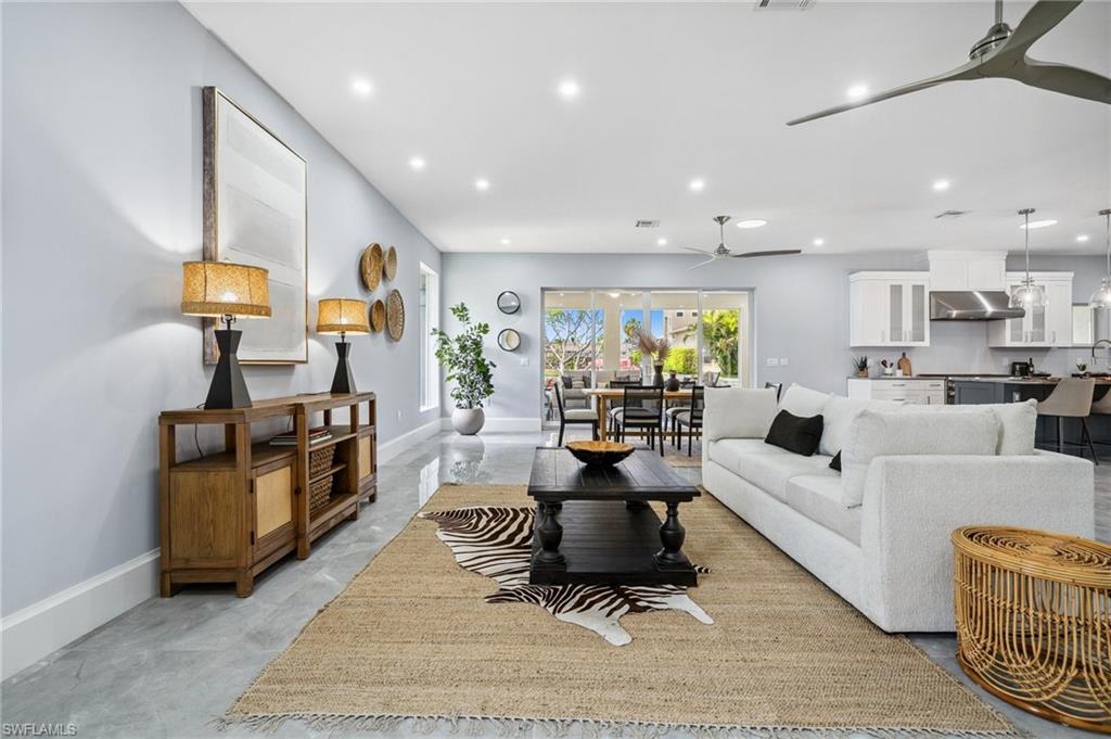 IMPERIAL SHORES - Residential