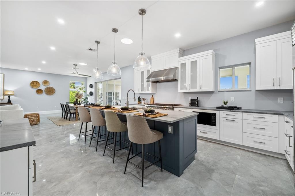 IMPERIAL SHORES - Residential