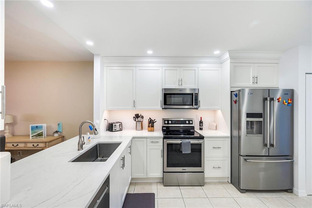 HAMPTONS AT KINGS LAKE - Residential Lease