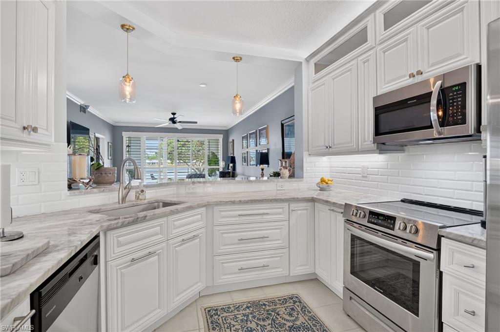 CROWN POINTE SHORES - Residential