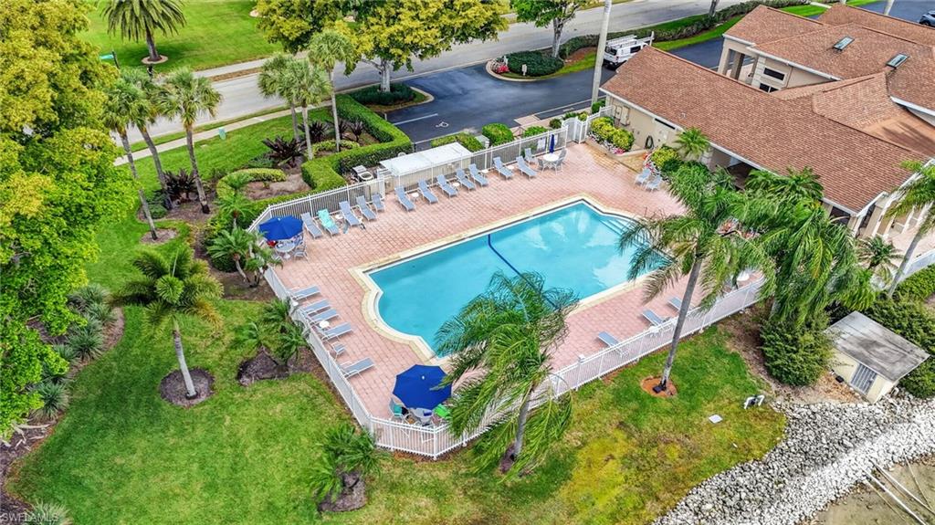 CROWN POINTE SHORES - Residential