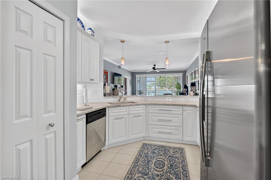 CROWN POINTE SHORES - Residential