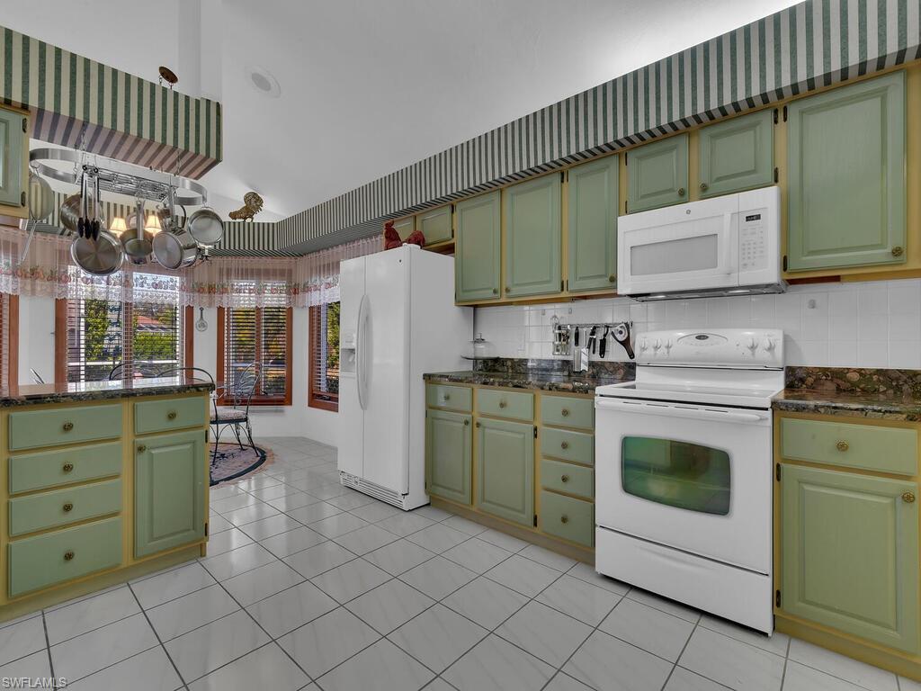 ESTATES - Residential