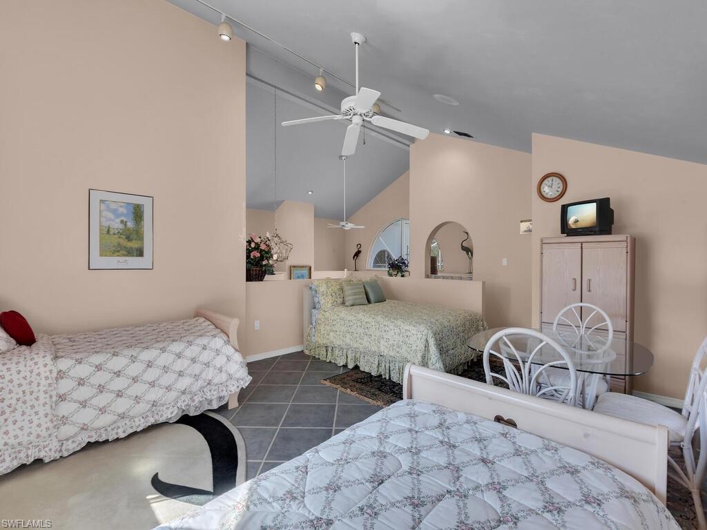 ESTATES - Residential