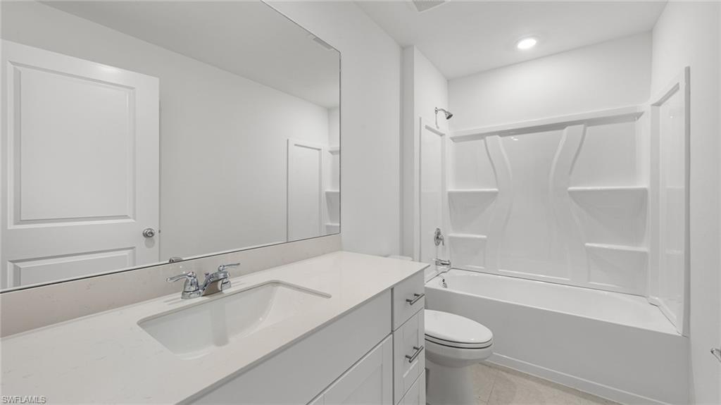 SAVANNA LAKES - Residential