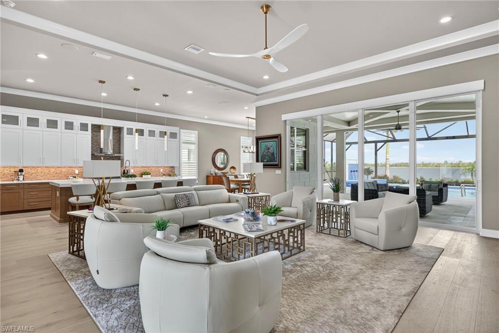 SEVEN SHORES - Residential