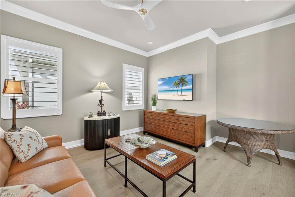 SEVEN SHORES - Residential