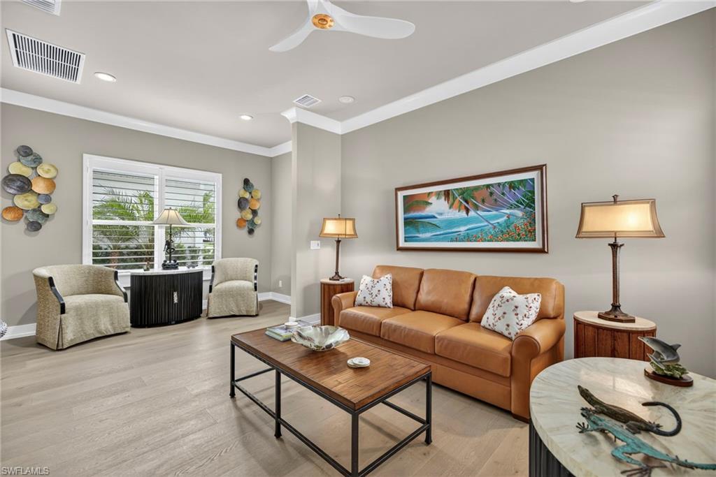 SEVEN SHORES - Residential