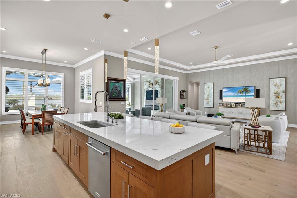 SEVEN SHORES - Residential