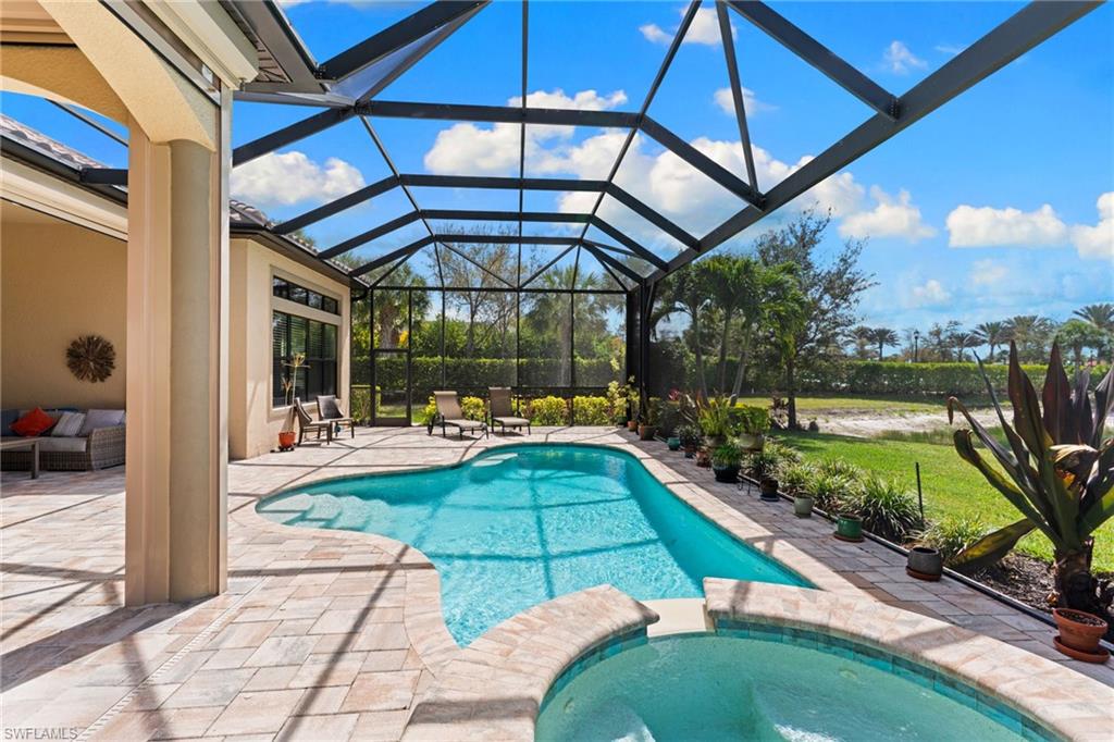 ESPLANADE - Residential