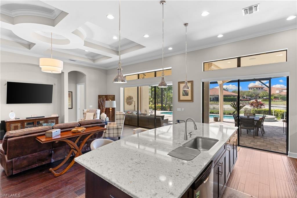 ESPLANADE - Residential