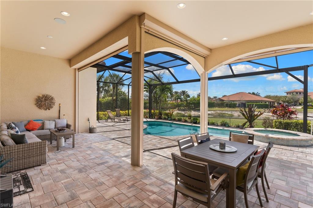 ESPLANADE - Residential