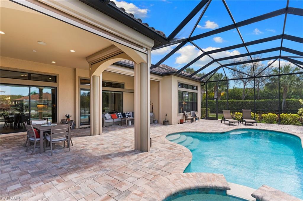 ESPLANADE - Residential