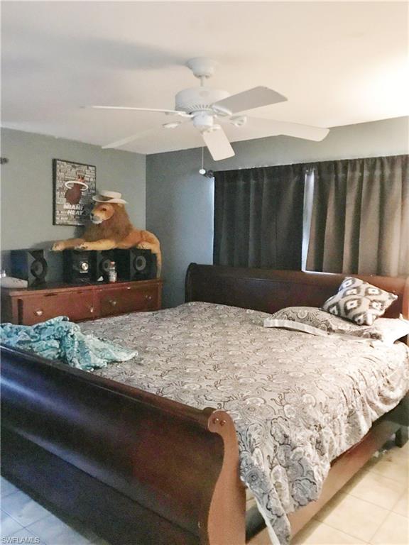 NAPLES TWIN LAKES - Residential