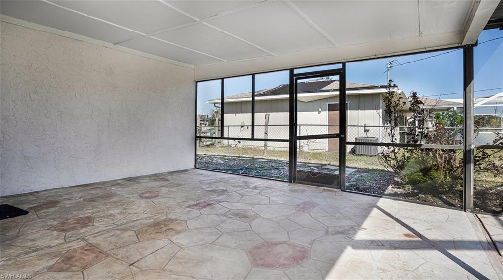 CAPE CORAL - Residential