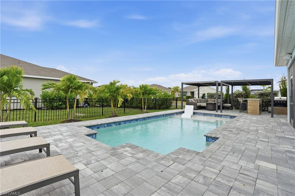 TRAILS EDGE - Residential