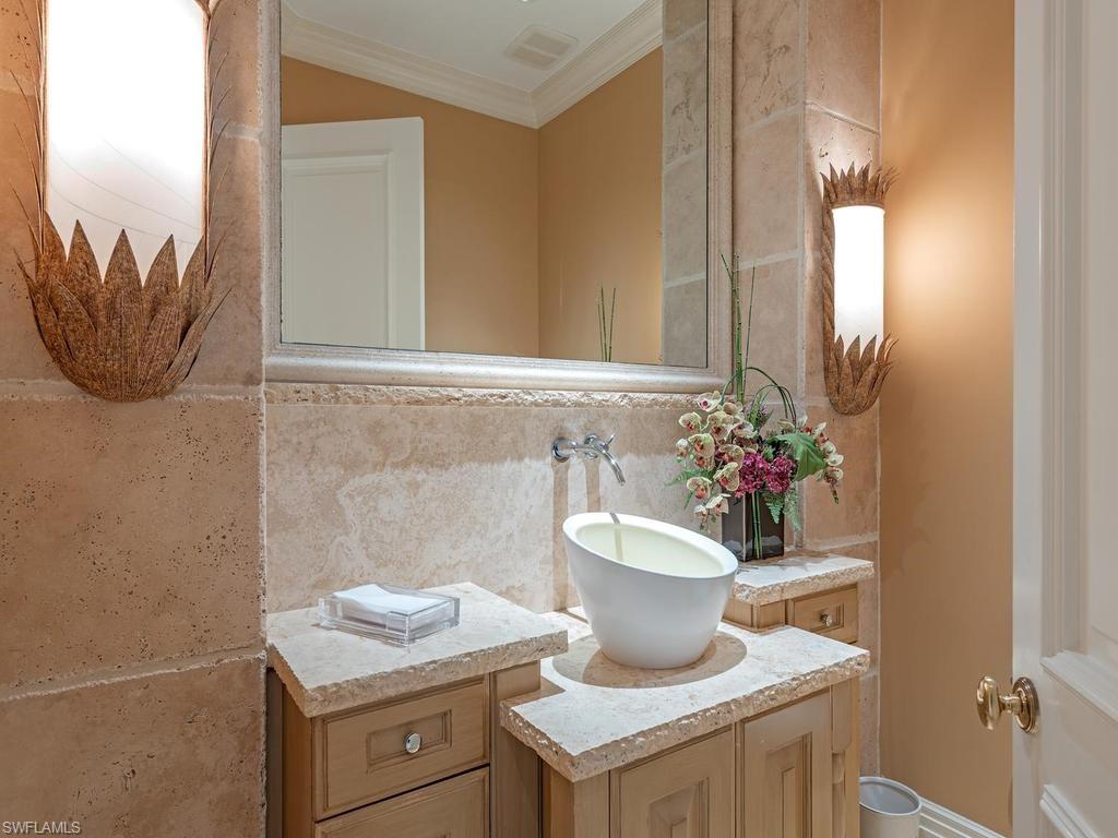 BAY WOODS - Residential