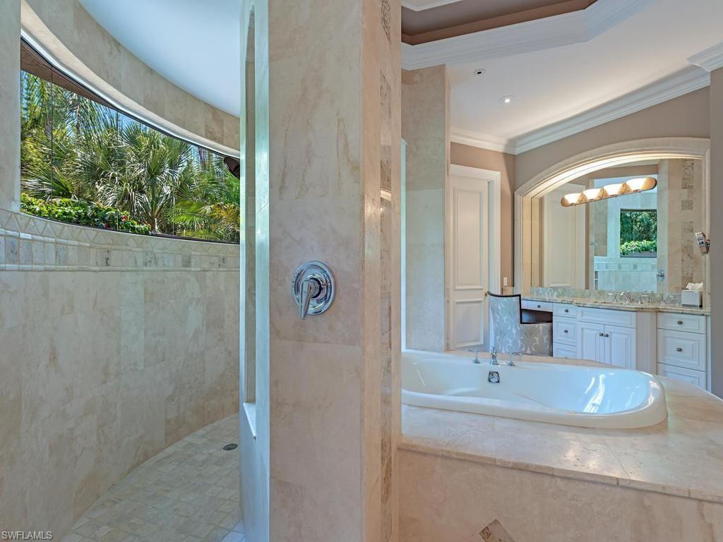 BAY WOODS - Residential