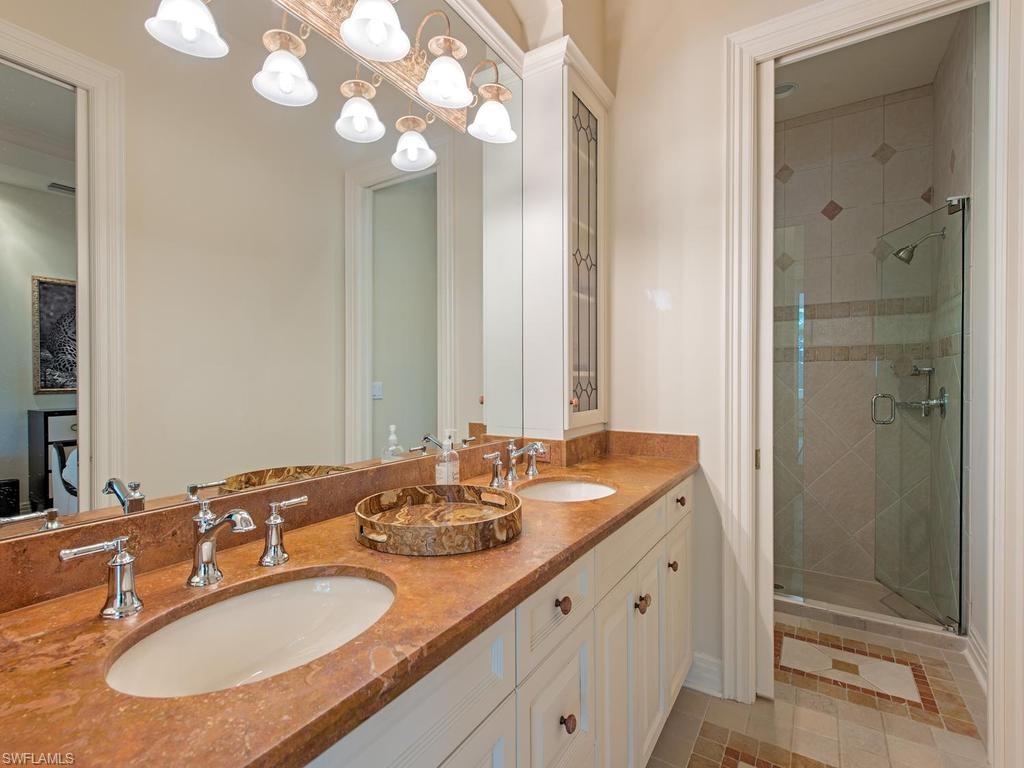 BAY WOODS - Residential