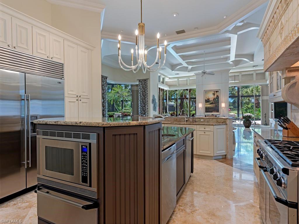 BAY WOODS - Residential