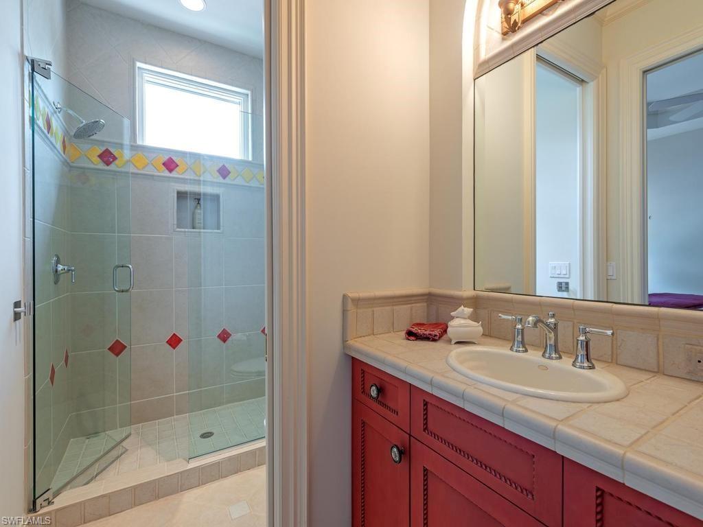 BAY WOODS - Residential