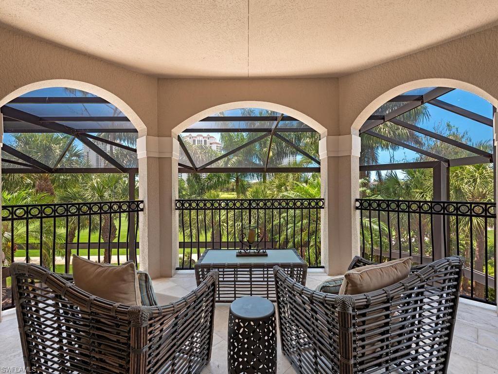 BAY WOODS - Residential