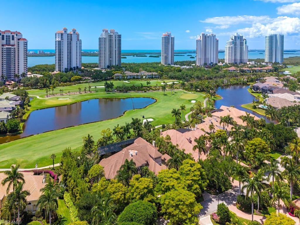 BAY WOODS - Residential