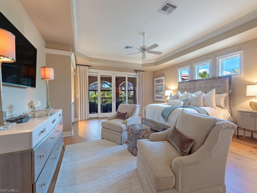 BAY WOODS - Residential