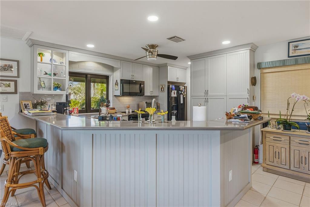 HIDEAWAY BEACH - Residential