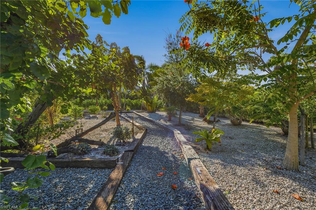 HIDEAWAY BEACH - Residential