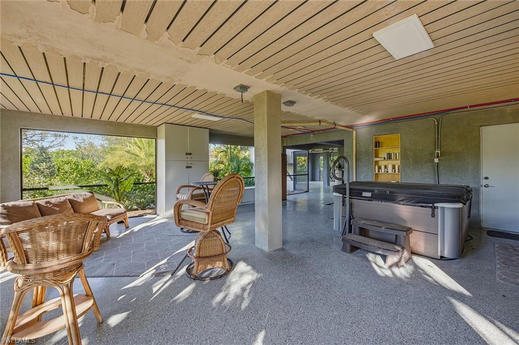 HIDEAWAY BEACH - Residential