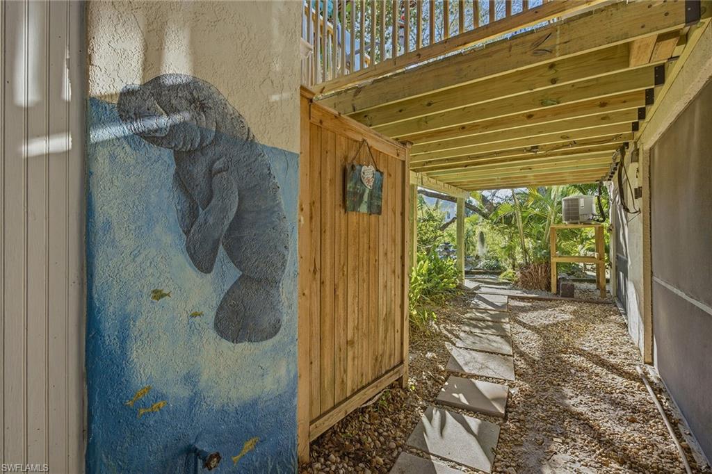 HIDEAWAY BEACH - Residential