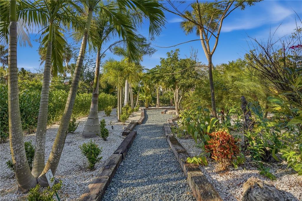 HIDEAWAY BEACH - Residential