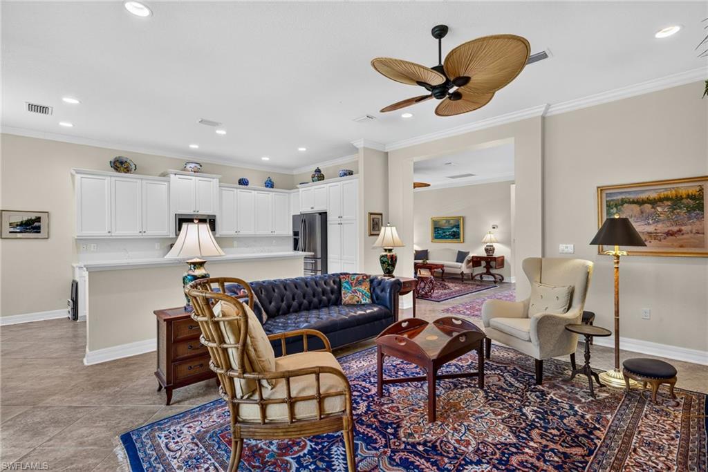 3804 Columbia CT